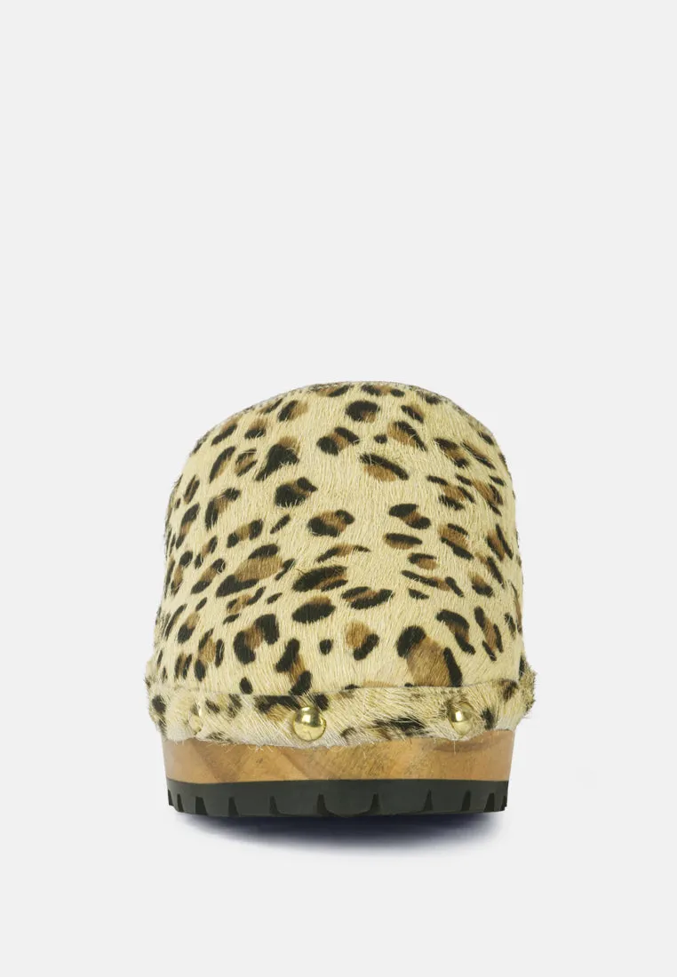 Acer Fine Suede Printed Leopard Clogs Slides In Beige By Ruw