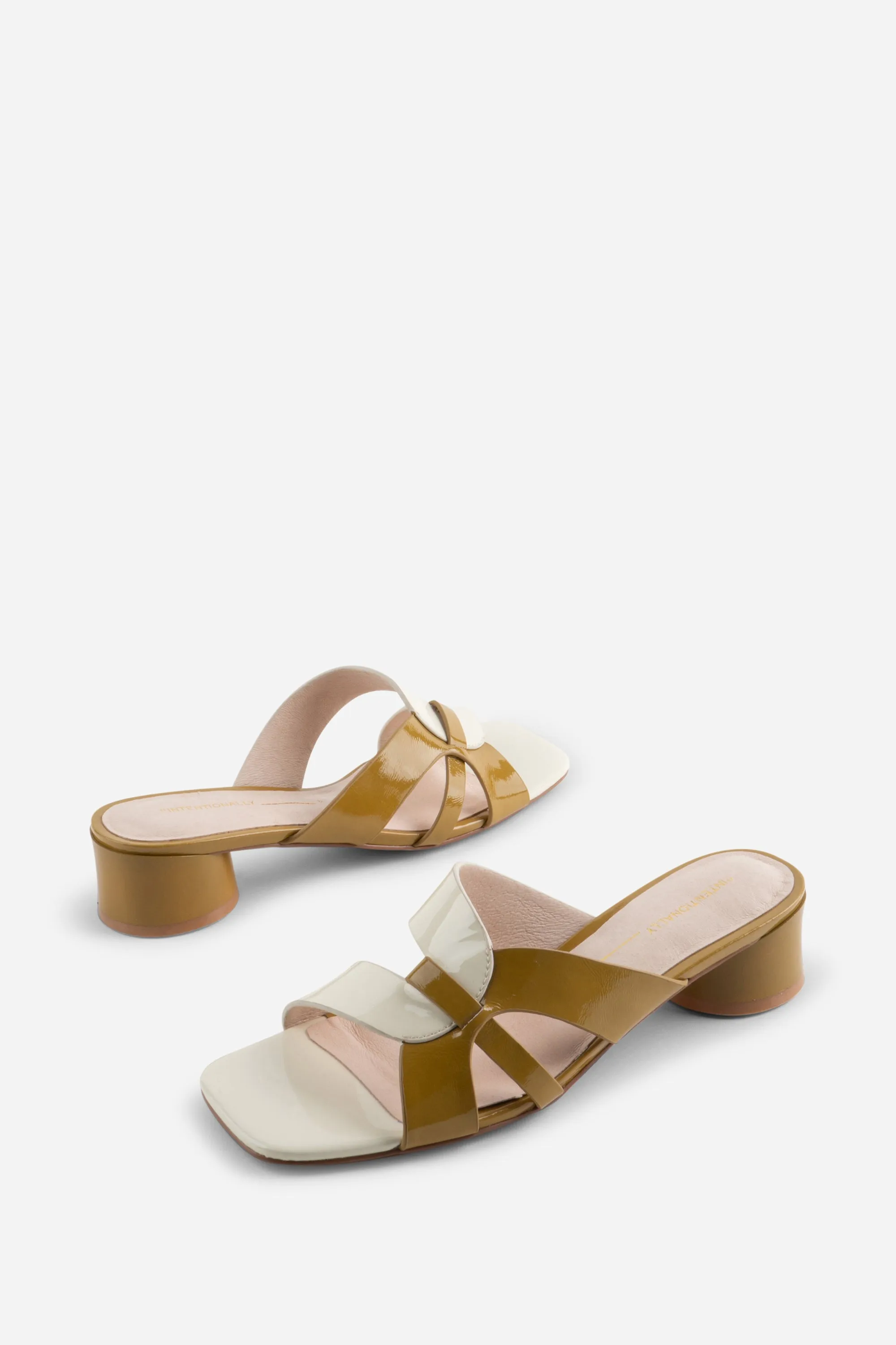 BEATRIX HEELED SANDAL