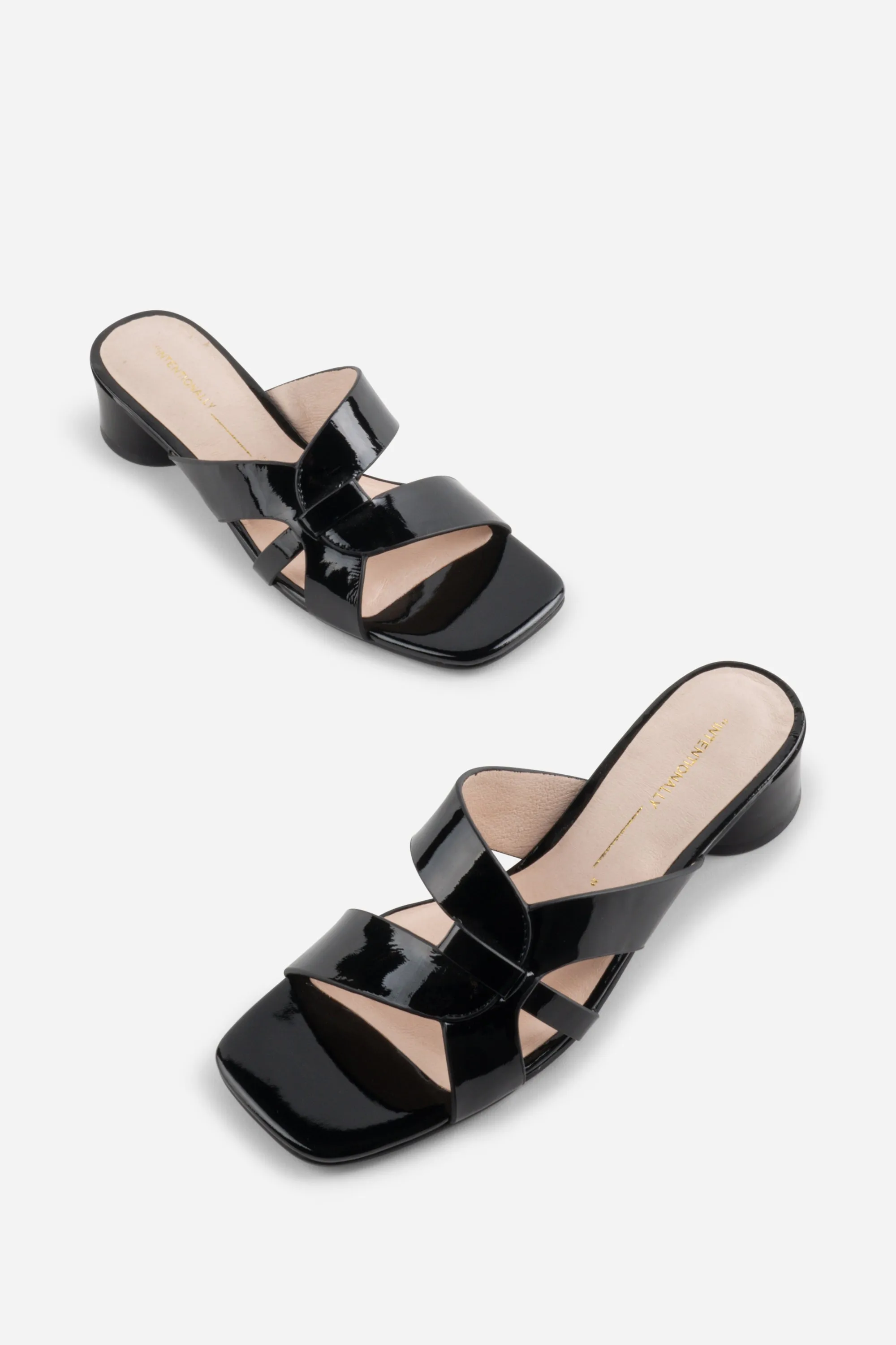 BEATRIX HEELED SANDAL