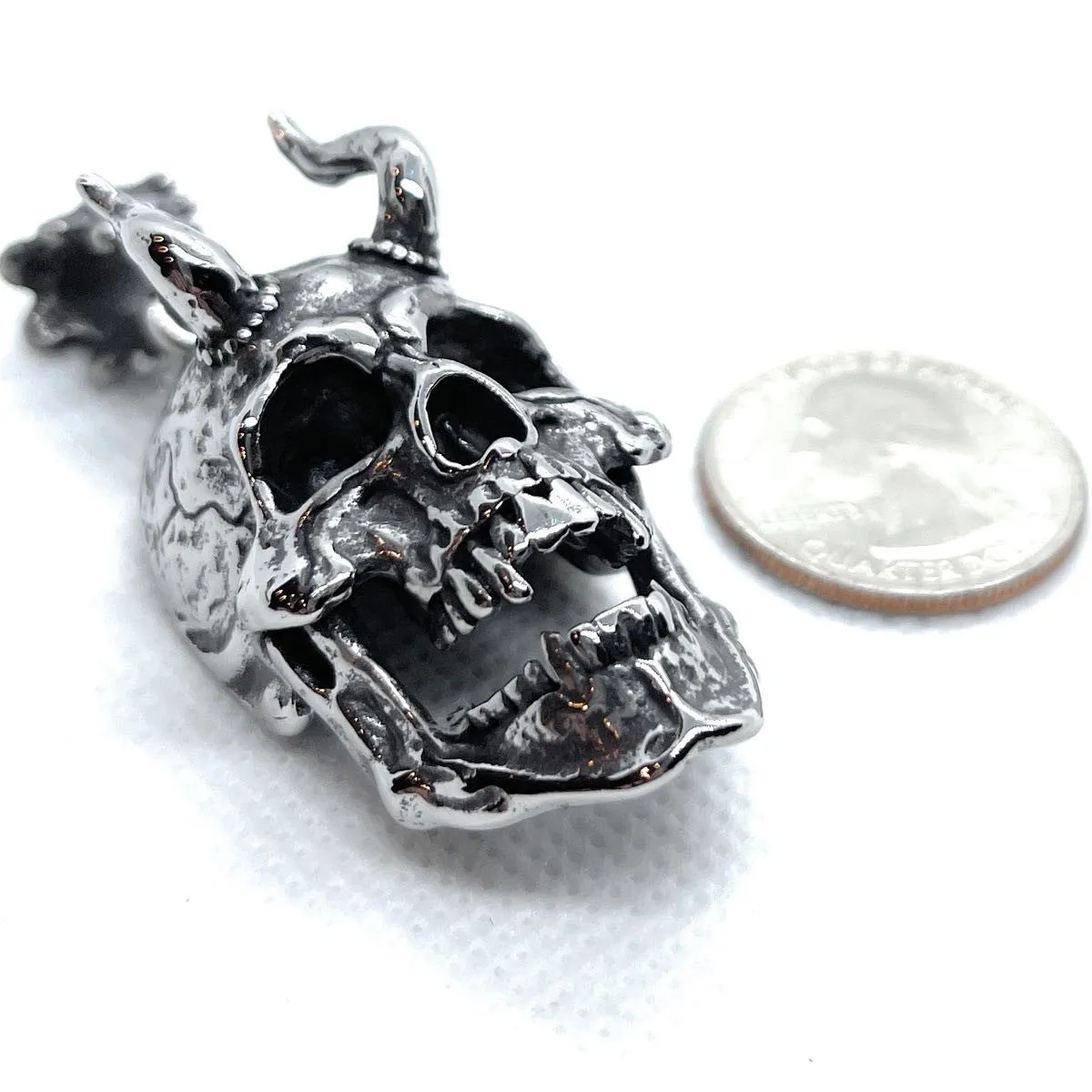 Big & Bold Skull Pendant with Horns (#p023)