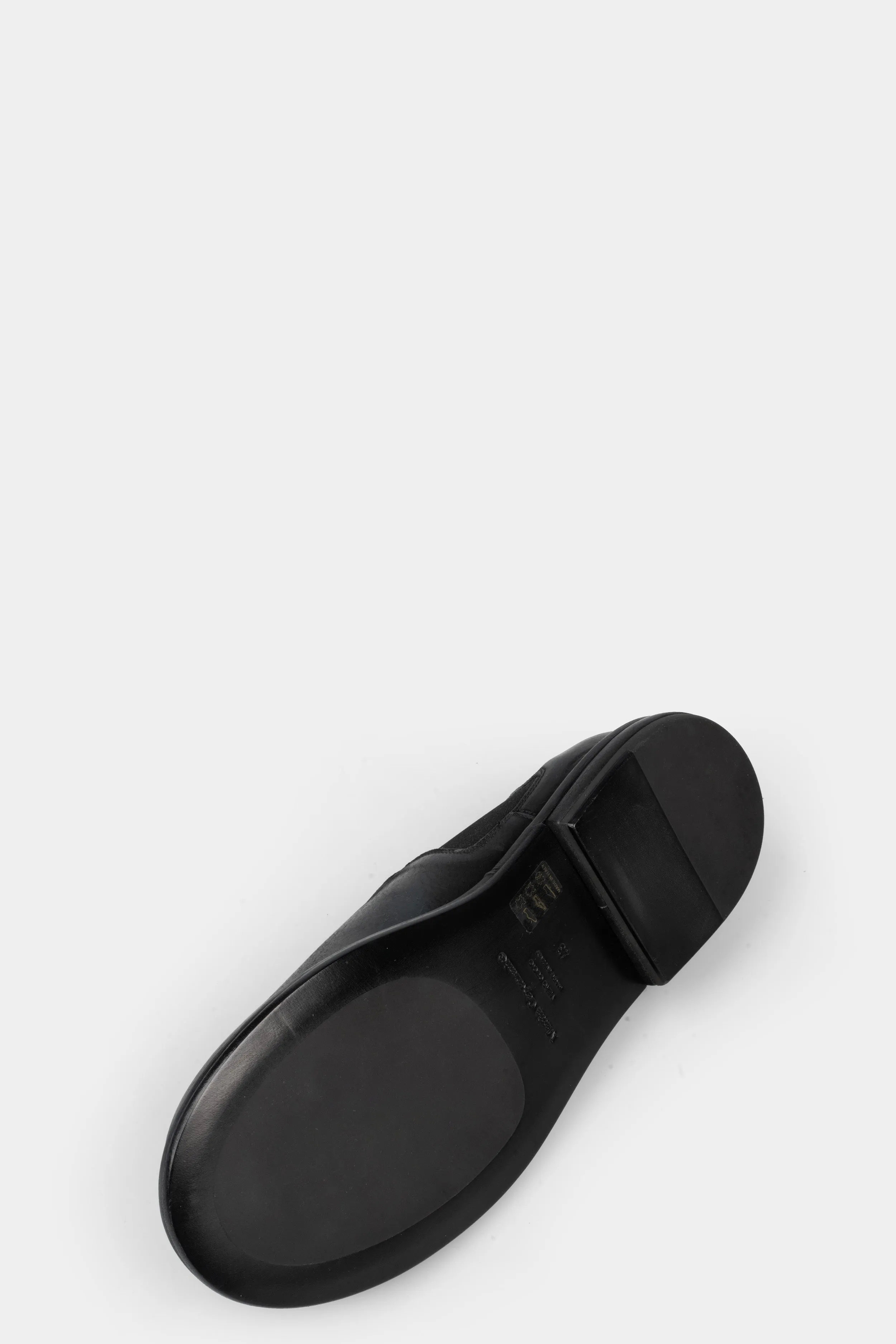Chelsea Slip-on leather shoes