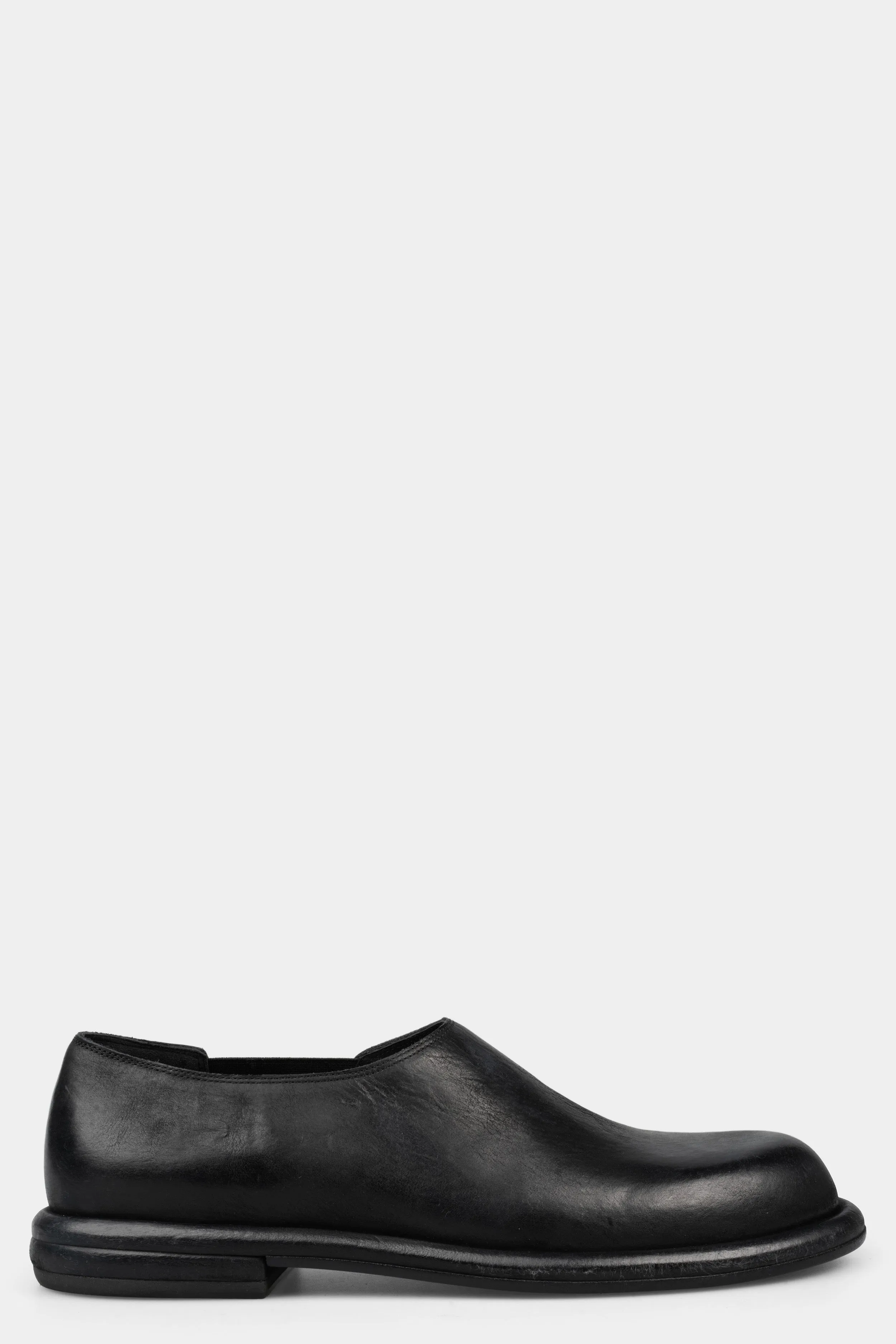 Chelsea Slip-on leather shoes