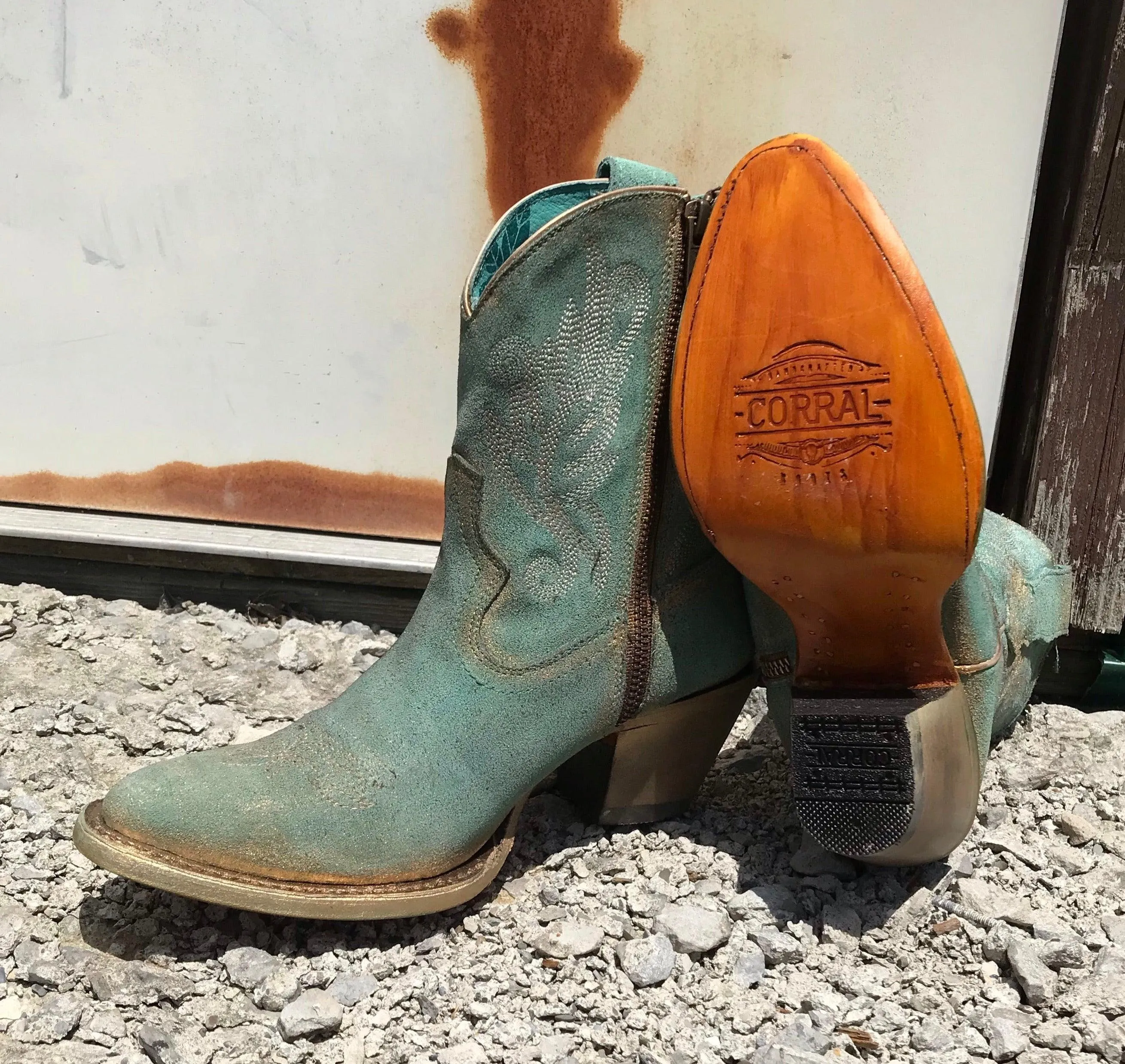 Corral Women's Mint J Toe Ankle Shortie Cowgirl Boots with Zipper A4256