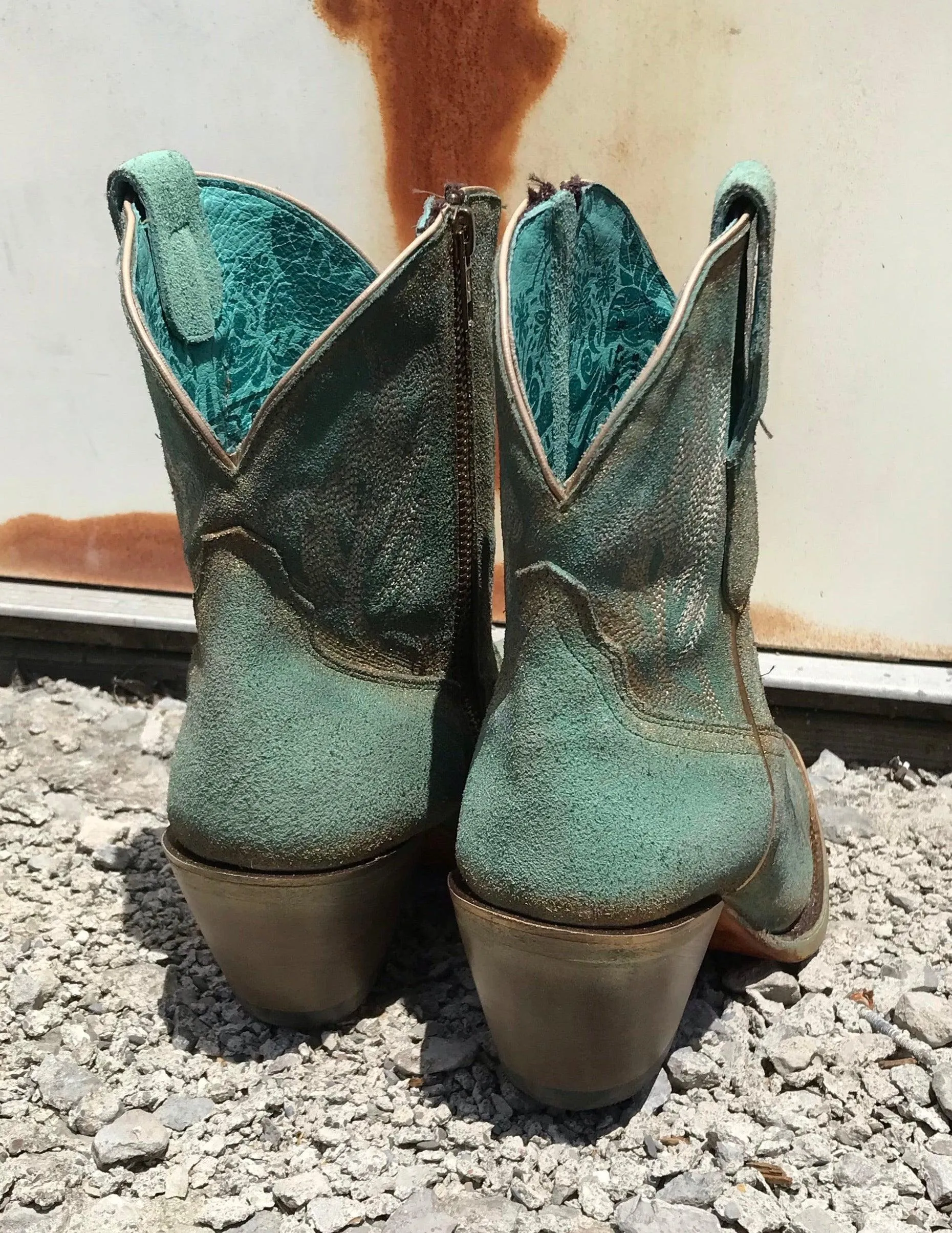 Corral Women's Mint J Toe Ankle Shortie Cowgirl Boots with Zipper A4256