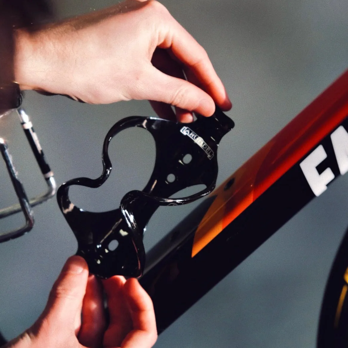 Mandible Bottle Cage - Uni Weave Glossy