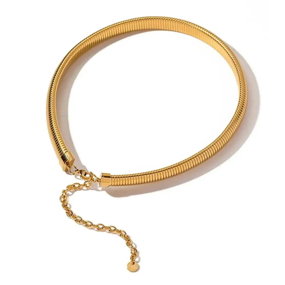 Nicholls Bold Snake Chain Necklace In Gold