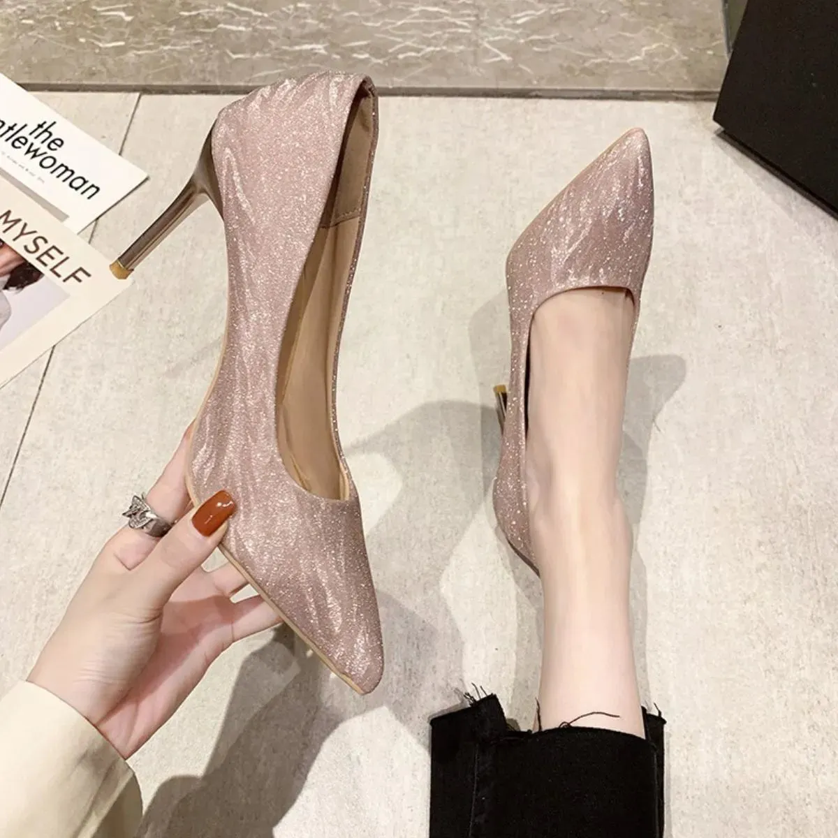 Round Toe Kitten Heels Pumps