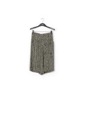 Wide fit shorts