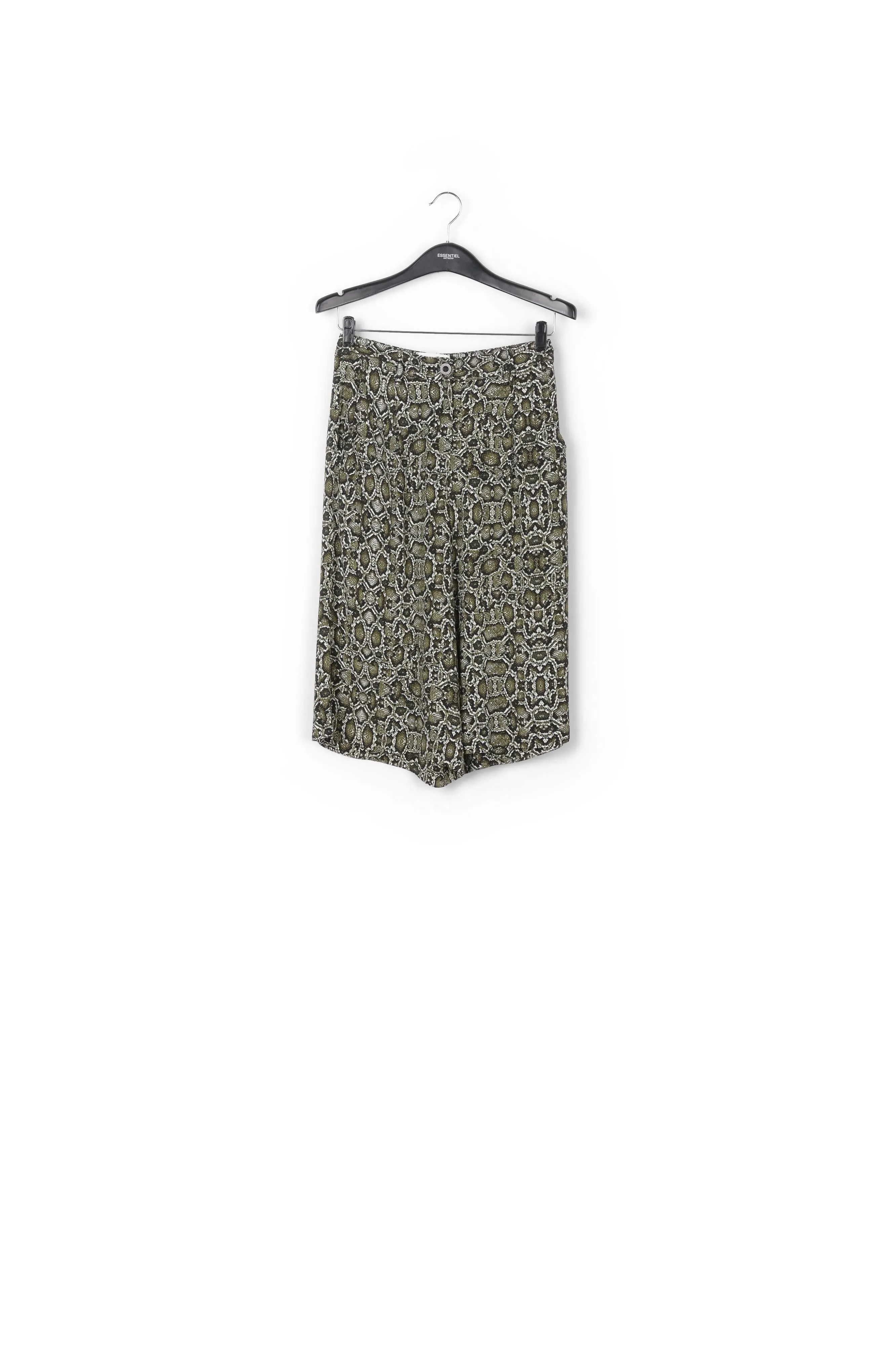 Wide fit shorts