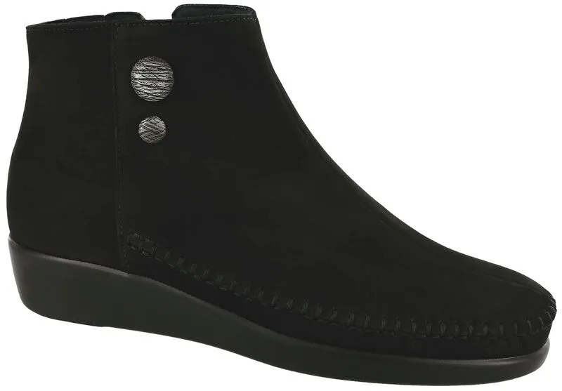 Women's Jade Ankle Boot in Onyx