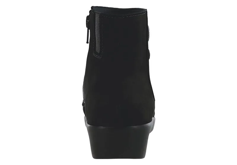 Women's Jade Ankle Boot in Onyx